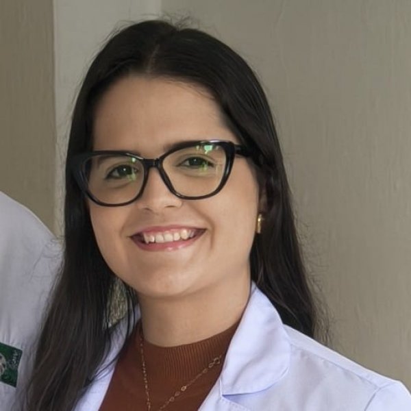 Dra. Mirelly Torres